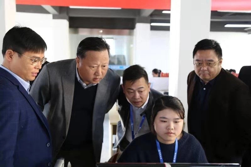 热烈欢迎:九江副市长彭敏莅临九江华体手机网页版登录入口-华体中国
基地视察